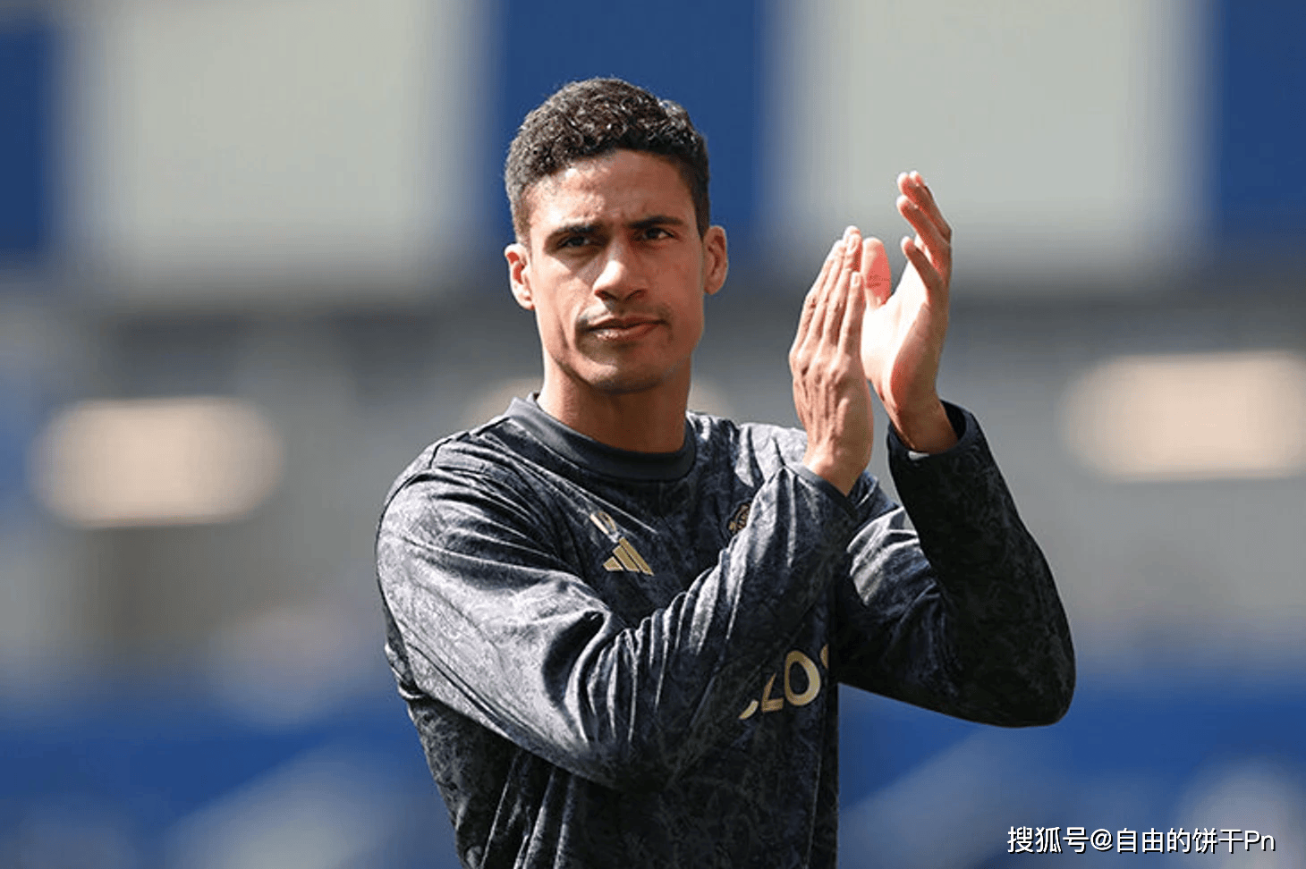 欧洲足球传奇球星退役,感动全球球迷 欧洲足球传奇球星退役,感动全球球迷